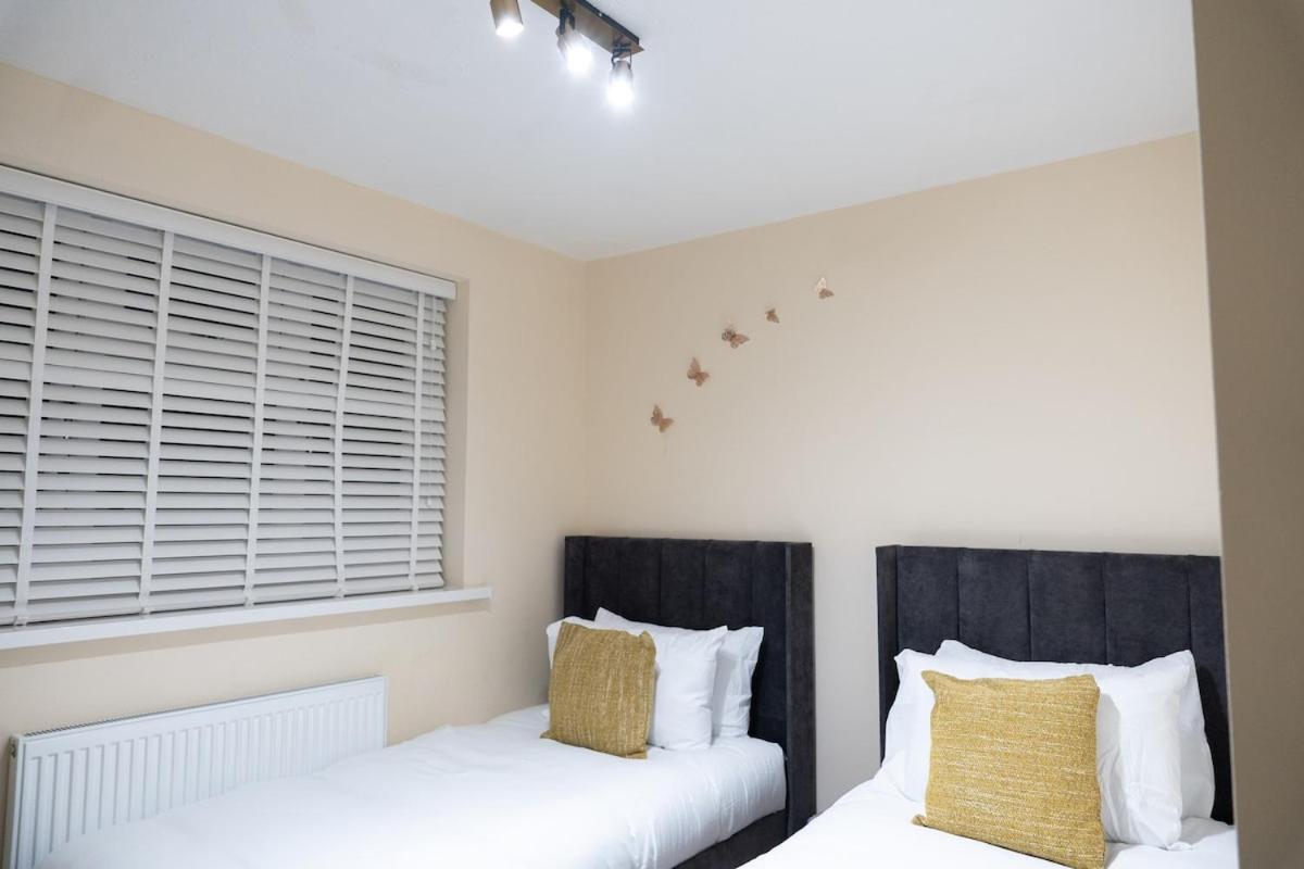 Entire Stylish House-games Room-6 Guests Capacity Birmingham