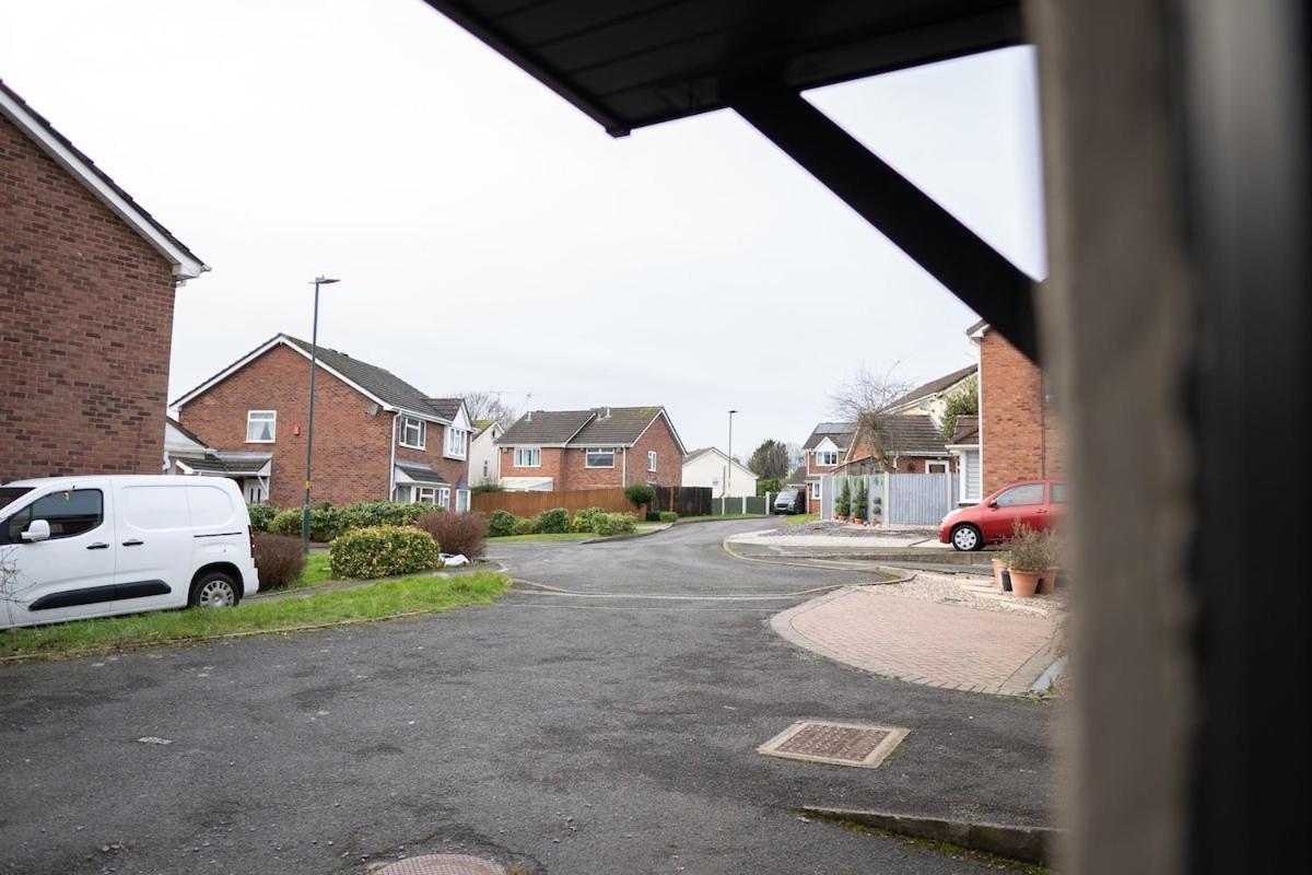Entire Stylish House-games Room-6 Guests Capacity Holiday home *
