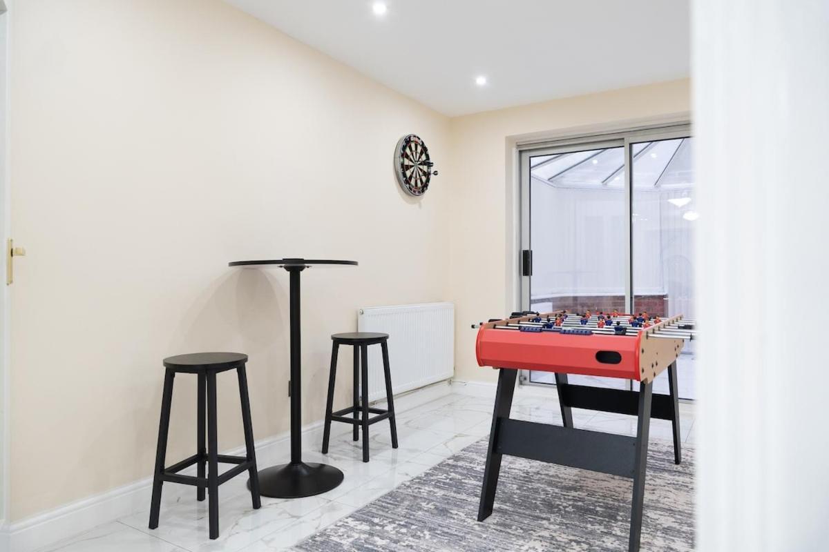 Holiday home Entire Stylish House-games Room-6 Guests Capacity *